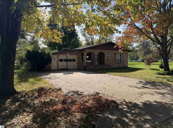 623 Mill Street, Alma, MI 48801