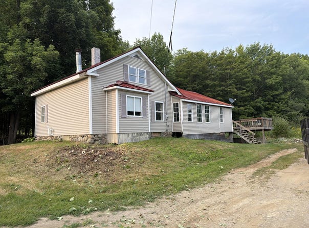152 Main Road, Charleston, ME 04422