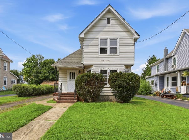 128 CENTER Street, HIGHTSTOWN, NJ 08520