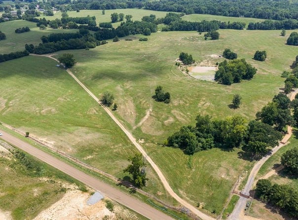 1000 Woolfolk Road, SENATOBIA, MS 38668