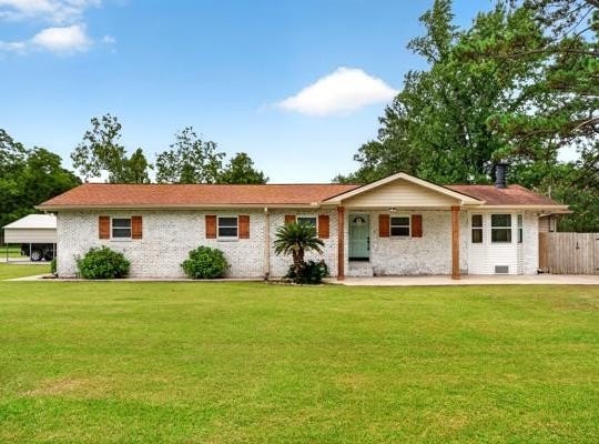 934 Ceasar Rd, Carriere, MS 39426