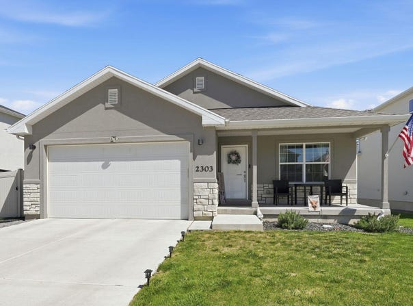 2303 E Tumbleweed Rd, Eagle Mountain, UT 84005