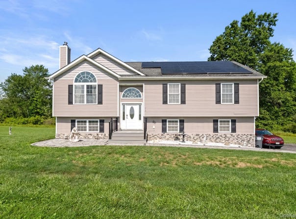 573 Dubois Road, Wallkill, NY 12589