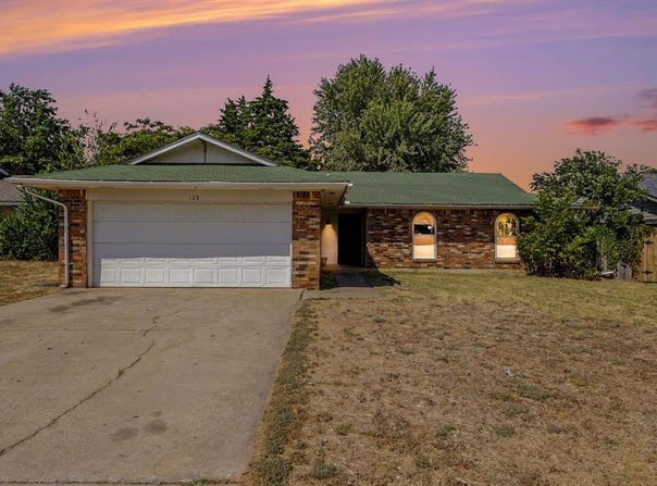 123 Chickasaw Lane, Yukon, OK 73099