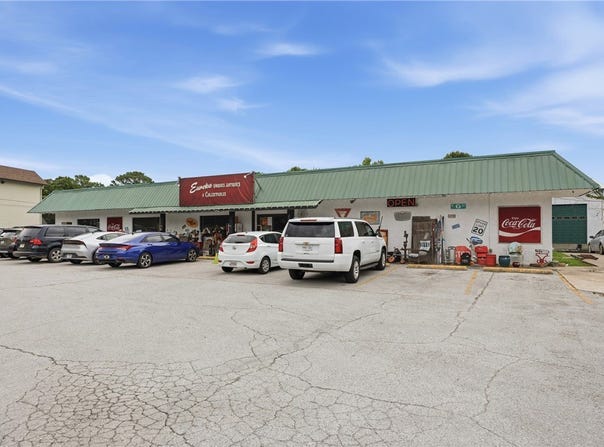 2100 E Van Buren, Eureka Springs, AR 72632