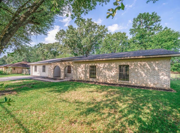 1015 Melinda Dr, Tatum, TX 75691-1015