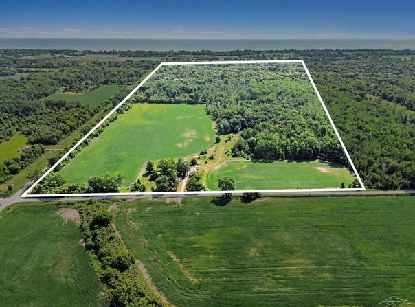 4944 N Elevator Road, Pinconning, MI 48650