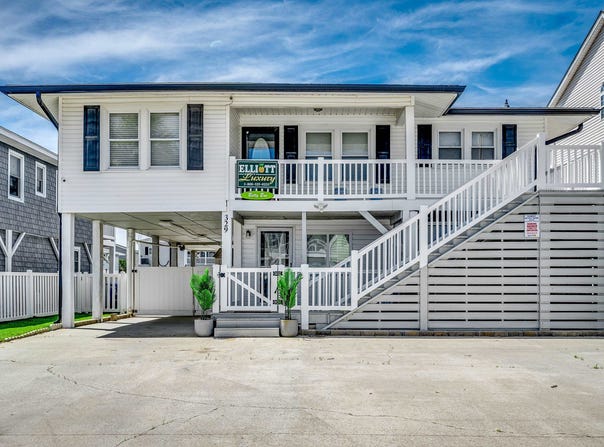 329 46th Ave. N, North Myrtle Beach, SC 29582