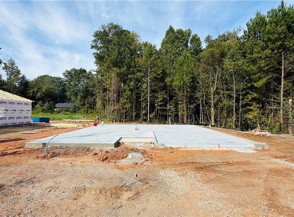 185 Lee Rd 2157, Smiths Station, AL 36877