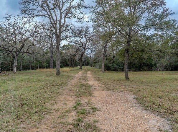 7555 Silvermine Road, Harwood, TX 78632