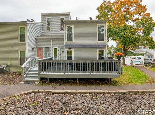 28 Glenview Drive, Cromwell, CT 06416