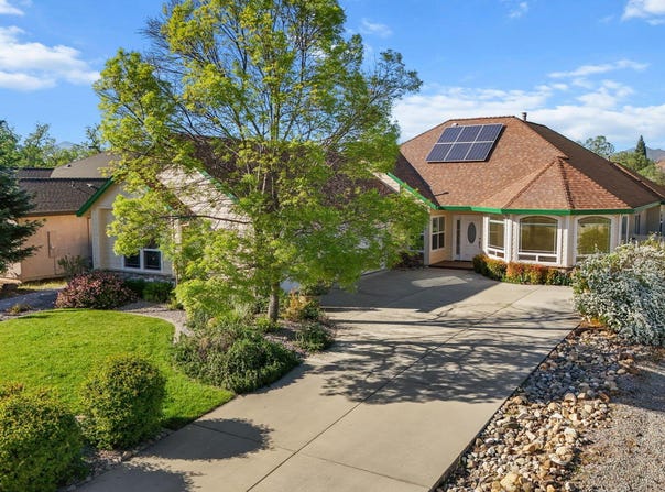 2110 Cadjew Street, Redding, CA 96003