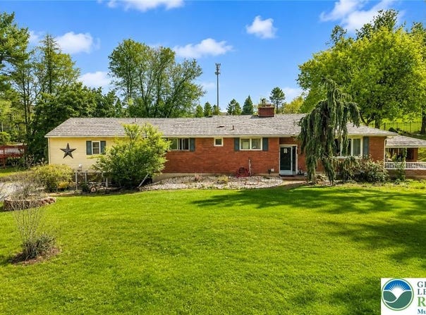 1042 Neffs Laurys Road, North Whitehall Twp, PA 18059