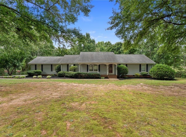 1014 E Queen Street, Pendleton, SC 29670