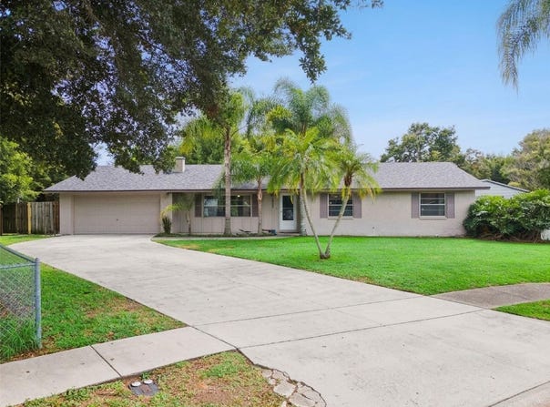 2605 RIDGETOP Way, VALRICO, FL 33594