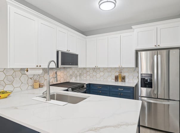 209 Cimarron Trail, Irving, TX 75063