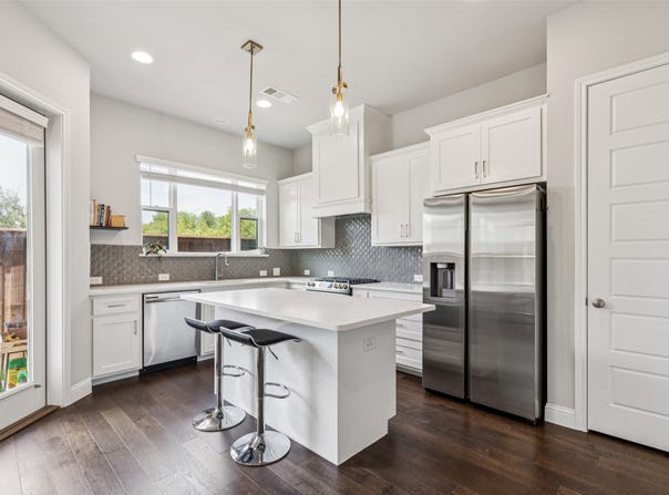 6306 Oakbend Circle, Fort Worth, TX 76132