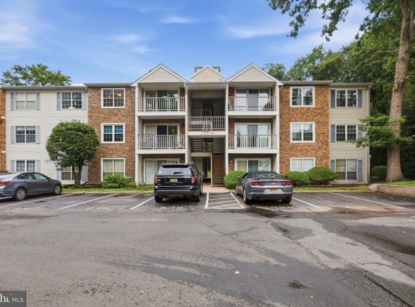 34 JUNIPER Way, HAMILTON, NJ 08619