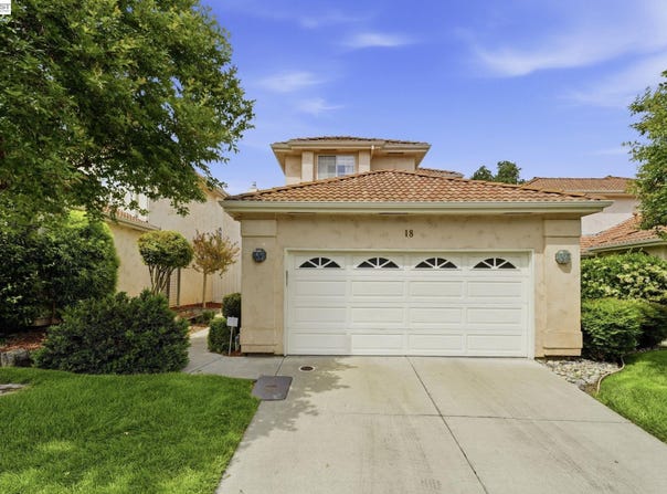 1500 Scenic Dr #18, Modesto, CA 95355