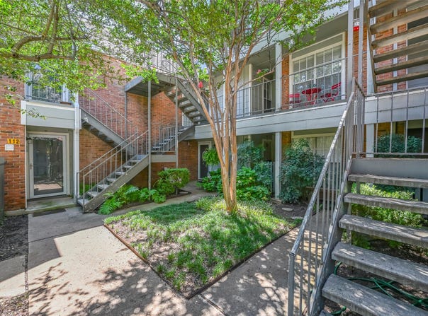 3210 S Fielder Road, Arlington, TX 76015