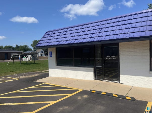 120 E 1st St, Tea, SD 57064-2284