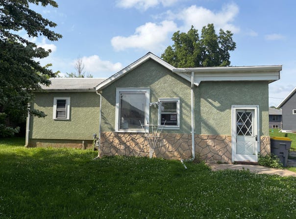 1304 County 25, La Crescent, MN 55947