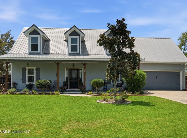 209 Blue Heron Cove, Waveland, MS 39576