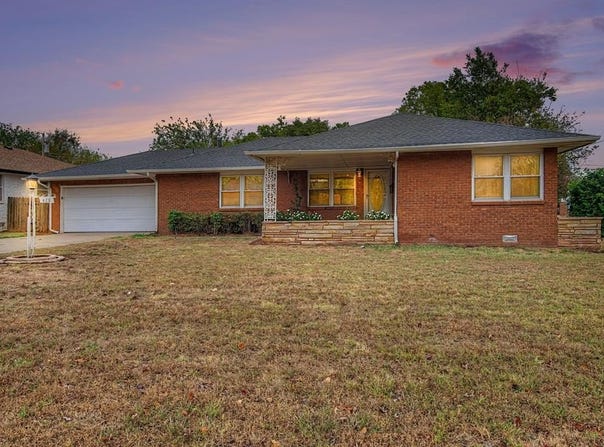 425 E Atkinson Drive, Midwest City, OK 73110