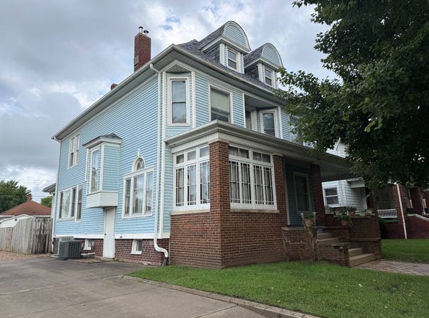 917 State St, BEARDSTOWN, IL 62618
