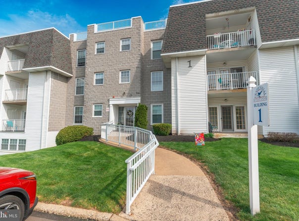 1000 CENTENNIAL STATION Drive, WARMINSTER, PA 18974