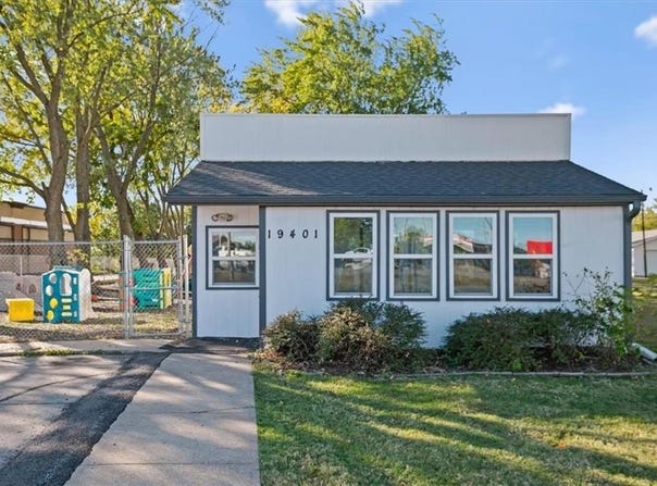 19401 E US 24 Highway, Independence, MO 64056