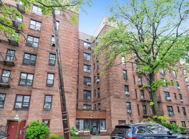 40 E 43rd Street, Brooklyn, NY 11203