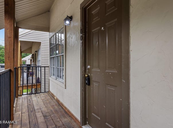 300 Lozes Avenue, Lafayette, LA 70508