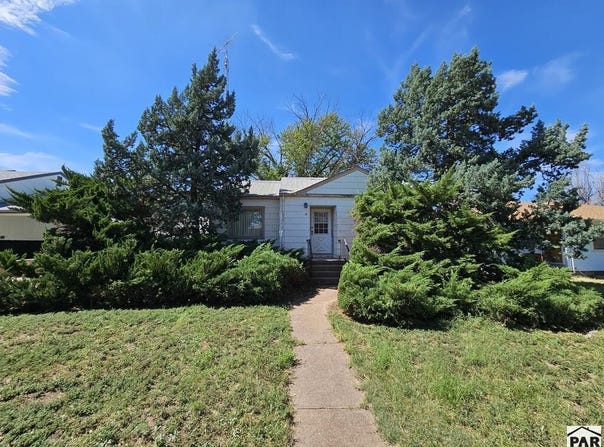 28 Mayhew Dr, Lamar, CO 81052
