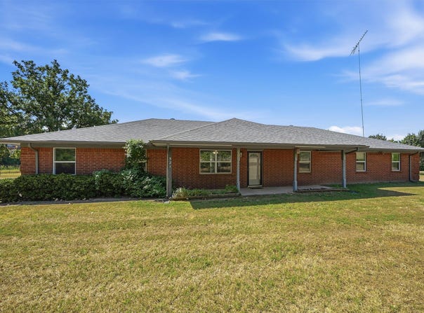 521 Mccraw Lane, Denison, TX 75021