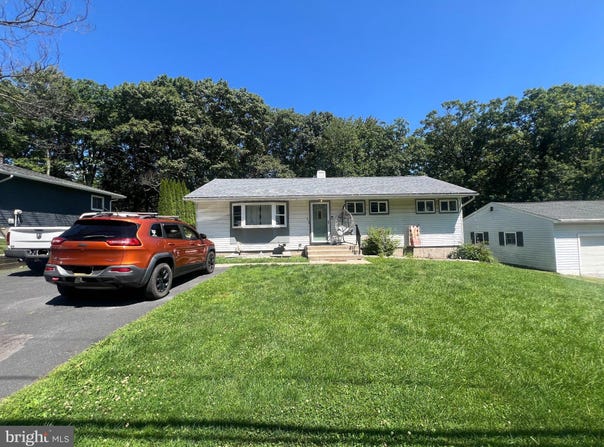 5 OAK Street, MOUNT POCONO, PA 18344