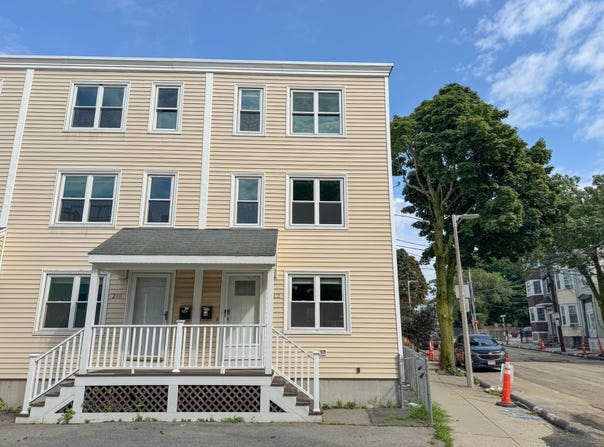 212 W 6th St, Boston, MA 02127