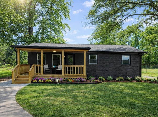 202 E Huggins Street, Manning, SC 29102