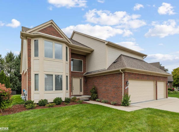 51389 Midland Circle, Macomb, MI 48042