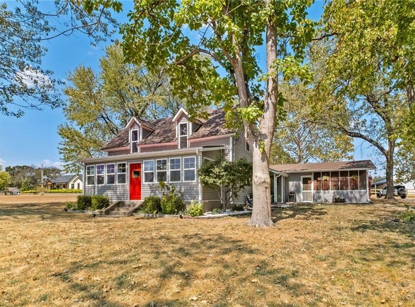 1380 Main Street, Gentry, AR 72734