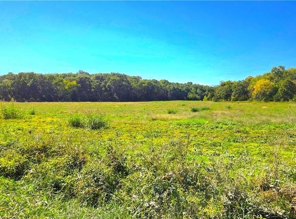 E 1000 Road, Pleasanton, KS 66075