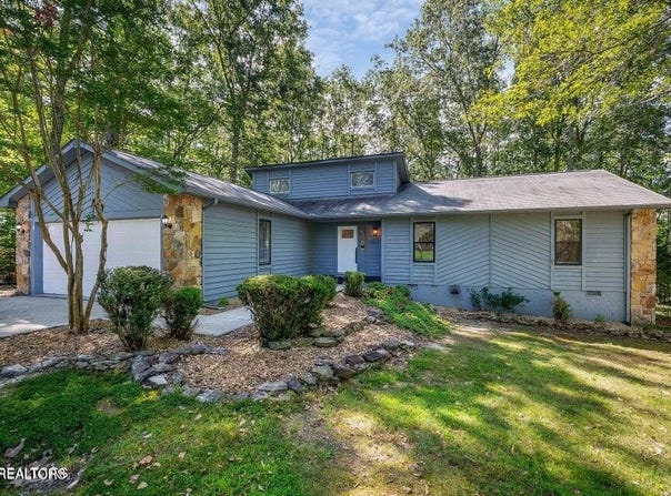 334 Lakeview Drive, Crossville, TN 38558