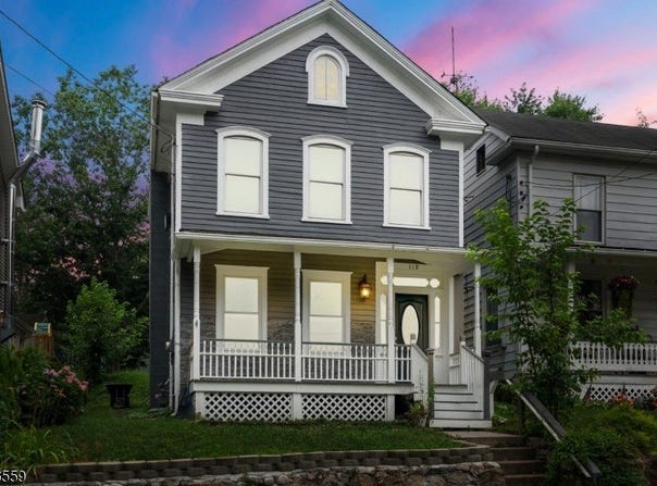 119 Wall St, Belvidere Twp., NJ 07823-1009