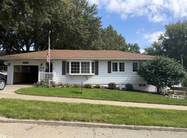 206 S 14th Street, Denison, IA 51442