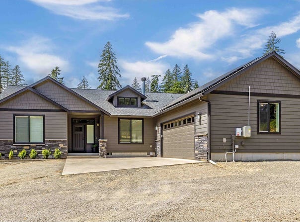 24741 HALL Rd, Cheshire, OR 97419