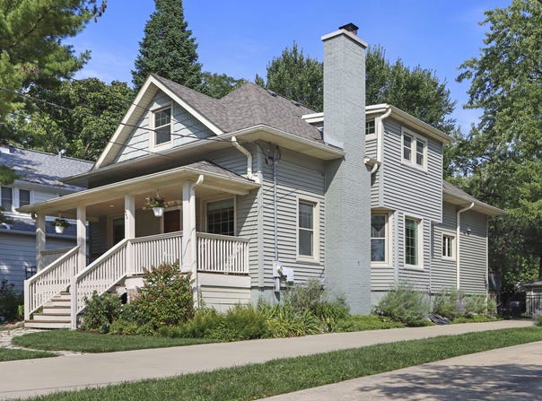 943 Forest Avenue, Deerfield, IL 60015