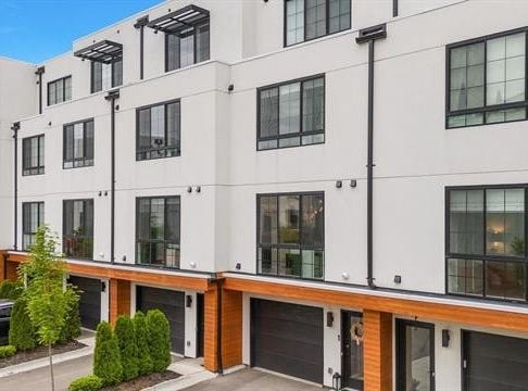 533 E Harrison Avenue, Royal Oak, MI 48067