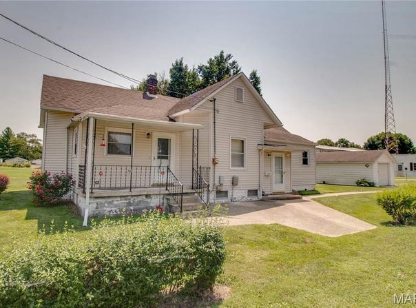 700 E Main Street, Staunton, IL 62088