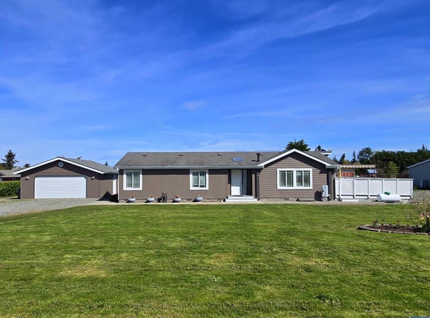 122 Lois Lane, Sequim, WA 98382