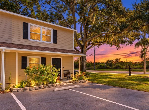 152 DOUGLAS Road W, OLDSMAR, FL 34677